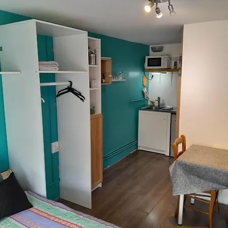 Apartment Avec Terrasse *